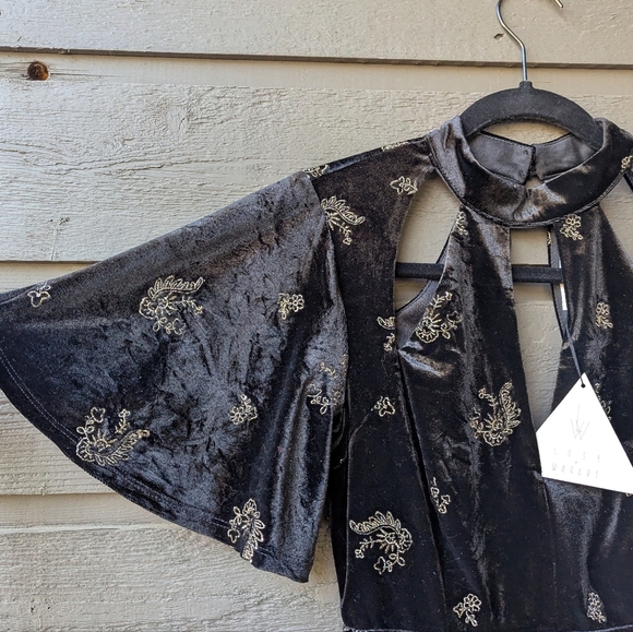 NWT Lost + Wander Genevieve Black Velvet Embroidered Romper Size XS - Picture 5 of 14
